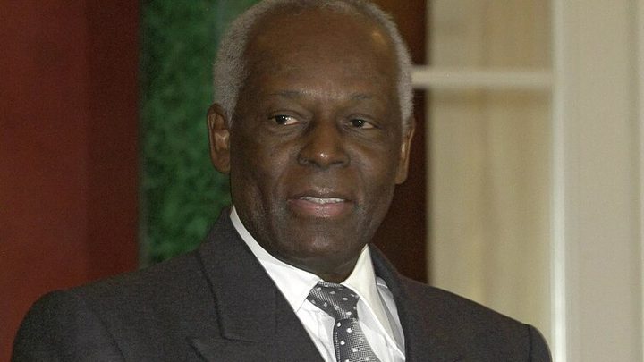 محكمة إسبانية تسمح بإعادة جثمان الرئيس الأنغولي السابق إلى وطنه