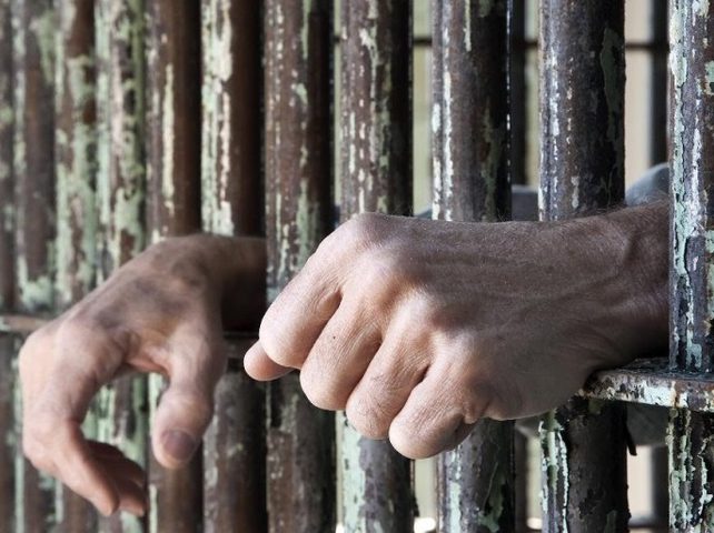 استمرار تفاقم الوضع الصحي للاسير حريبات