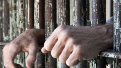 استمرار تفاقم الوضع الصحي للاسير حريبات