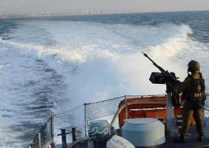 بحرية الاحتلال تستهدف مراكب الصيادين جنوب قطاع غزة