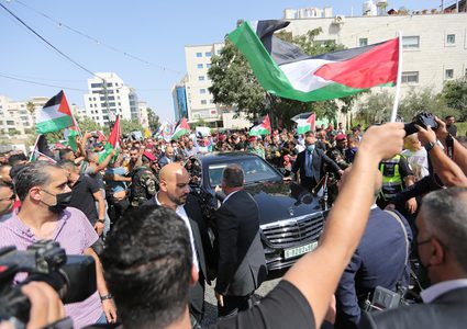 استقبال الرئيس محمود عباس في رام الله اليوم بعد عودته من ألمانيا