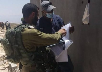 إخطار بوقف البناء في ثلاث غرف زراعية بالمغير