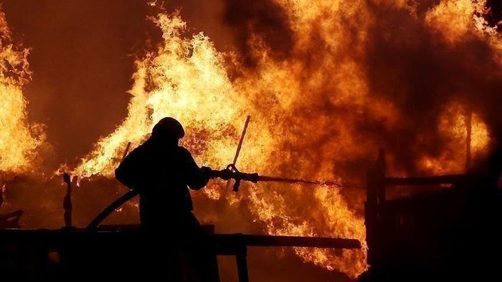 الجزائر: ارتفاع حصيلة قتلى الحرائق إلى 37 شخصًا