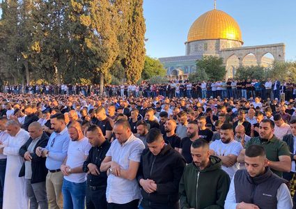 55 ألف مصل يؤدون صلاة الجمعة في المسجد الأقصى