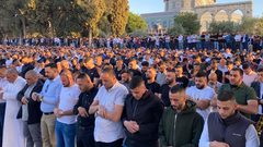 55 ألف مصل يؤدون صلاة الجمعة في المسجد الأقصى