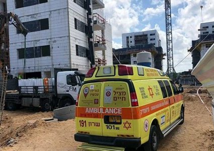 مصرع عاملين من أراضي الـ48 في ورشة بناء في مدينة طيرة الكرمل