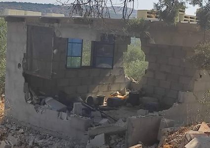 مستوطنون يهدمون غرفتين زراعيتين غرب سلفيت