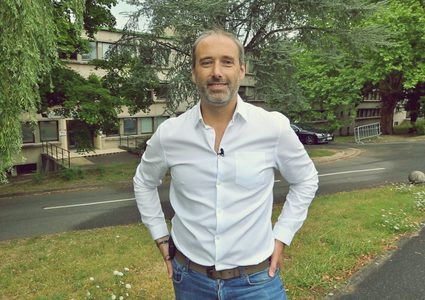 رئيس وحدة المسارعات في جامعة باريس ساكلاي يشيد بطلبة "النجاح"