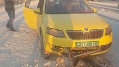 شكوى من سائق تكسي حول أكوام الحجارة الملقاة على شارع بيت وزن