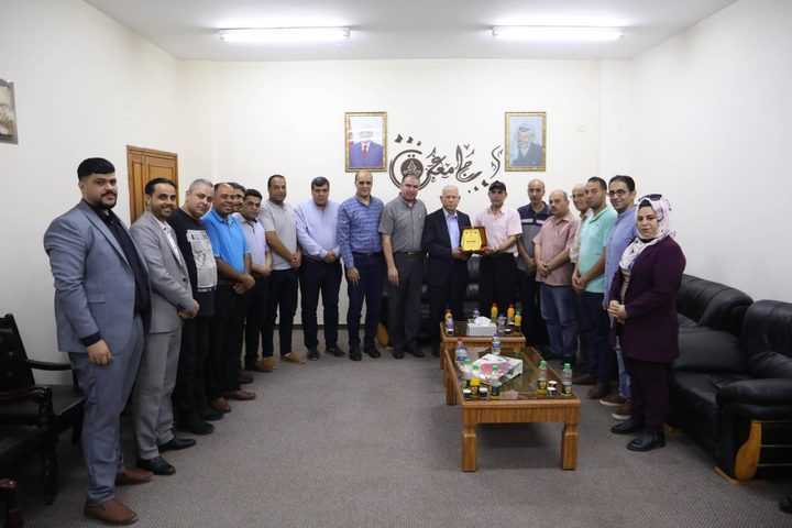 "الحركي للصحفيين بشرق غزة" يهنئ الدكتور أبو جراد برئاسة جامعة غزة