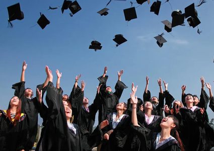 وزارة التربية و التعليم تعلن عن منح دراسية في الجامعة الأمريكية بمالطا