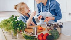 6 أطعمة لدعم صحة الطفل قبل العودة للمدرسة