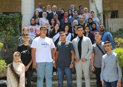 "التربية" تعقد لقاء حواريا بطابع إبداعي مع عدد من الطلبة