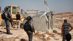 قوات الاحتلال تعزل قريتي جنبا والمركز بمسافر يطا جنوب الخليل