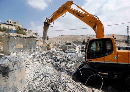 الاحتلال يجبر عائلة مقدسية على إخلاء منزلها تمهيدًا لهدمه