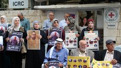 الدعوة لإنقاذ حياة الأسرى خلال وقفة دعم في طولكرم