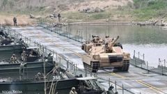 أوكرانيا تحيي يوم الاستقلال وتحذير من غارات روسية محتملة