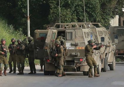 اشتباكات مسلحة.. حملة مداهمات واعتقالات واسعة بالضفة الغربية