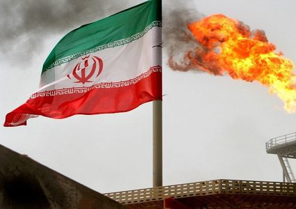 روسيا توافق على تطوير سبعة حقول نفط وغاز في إيران