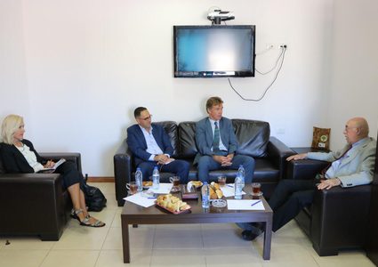 عرنكي يطالب الاتحاد الأوروبي بخطوات عملية لوقف الانتهاكات الإسرائيلية