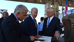 بايدن يمتنع عن استقبال مكالمات لبيد