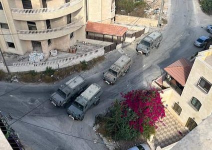 قوات الاحتلال تقتحم عمارة سكنية في نابلس