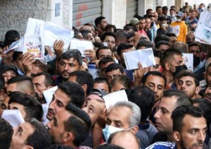 إزالة بند تفضيل الشهادة الجامعية من معايير العمل بالداخل