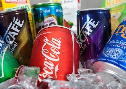 السعودية.. منع المشروبات الغازية في المدارس