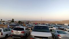 لاف العمال الفلسطينيين يعتصمون على حواجز إسرائيلية ويرفضون التوجه إلى العمل داخل الخط الأخضر؛ احتجاجاً على قرار تحويل رواتبهم للبنوك الفلسطينية.