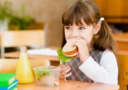 صبّاح: وجبات طلبة المدارس يجب أن تحتوي على كافة العناصر الغذائية