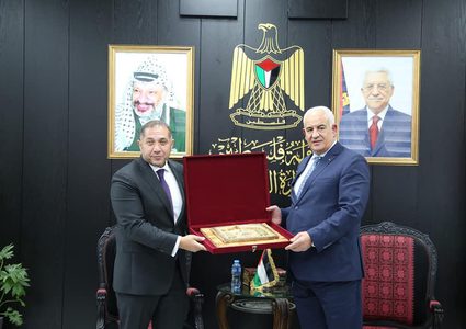 هب الريح يكرم السفير المصري لانتهاء مهامه في فلسطين