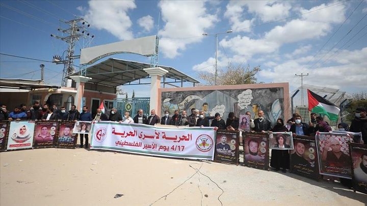 دائرة القدس في م.ت.ف تدعو لأوسع حملة تضامن شعبية مع الأسرى