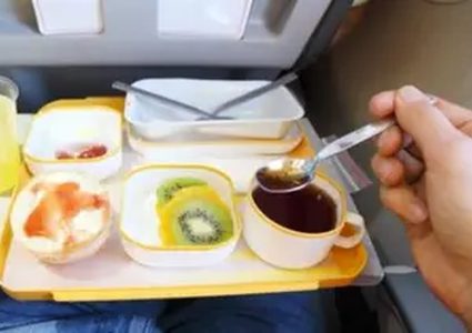 أفضل الأطعمة على متن الرحلات الجوية