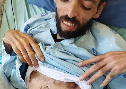 صور مؤلمة  تظهر الوضع الصحي الخطير الذي وصل له الأسير المضرب عن الطعام خليل عواودة