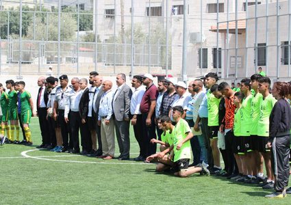 الفريق الرجوب يفتتح خمسة ملاعب معشبة صناعيا