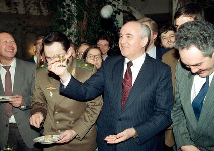 وفاة ميخائيل غورباتشيف في موسكو