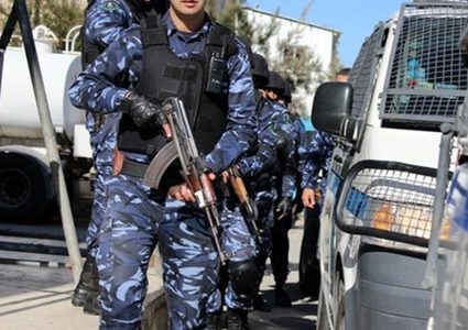 الشرطة تضبط قطعتي سلاح برام الله