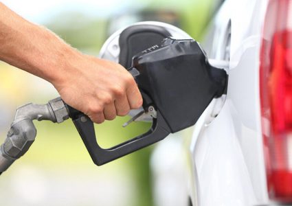 انخفاض سعر ليتر البنزين بـ21 أغورة في إسرائيل