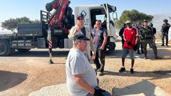 الاحتلال يستولي على مستلزمات متنزه في الخليل