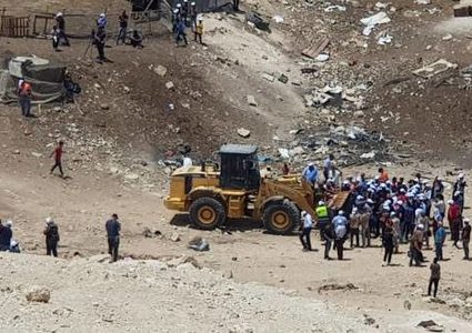 شكوى إسرائيلية ضد معلمتين فلسطينيتين من الخان الاحمر لدعمها الأسرى