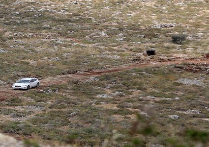 مستوطنون يدمرون أنابيب مياه شرق بيت لحم