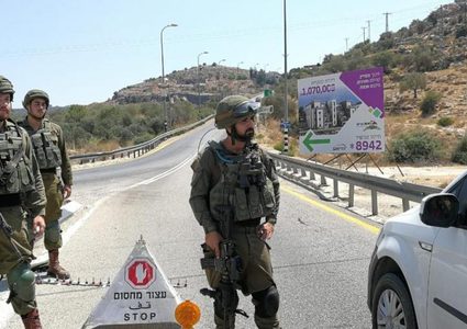 قوات الاحتلال تعيق حركة المواطنين على حاجز "دوتان" جنوب جنين