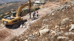 بلدية نابلس تستكمل العمل على شق طريق دائري جنوب نابلس وصولا لحوارة