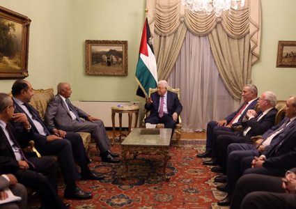 الرئيس محمود عباس يلتقي مع الأمين العام لجامعة الدول العربية