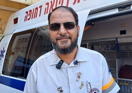 المسعف جواد ناشف يروي تفاصيل اختطاف مصاب بالطيبة