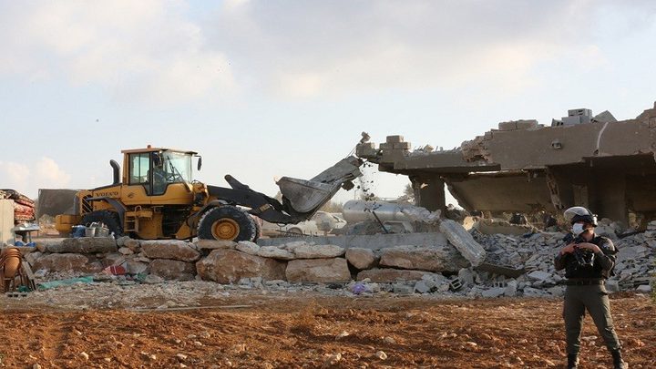 الاحتلال يهدم سورا استناديا في جبل المكبر بمدينة القدس