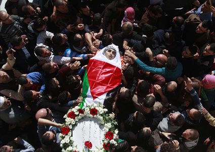 تشييع جثمان الشهيد يونس التايه في مخيم الفارعة جنوب طوباس