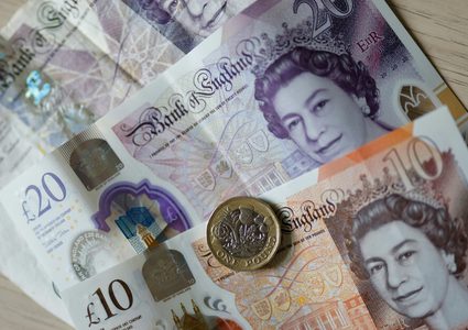 الجنيه الإسترليني عند أدنى مستوياته منذ 1985 في مقابل الدولار