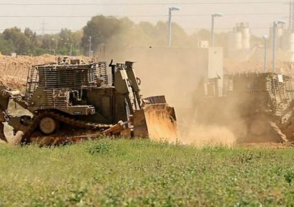 توغل آليات الاحتلال وأعمال تجريف جنوب شرق غزة