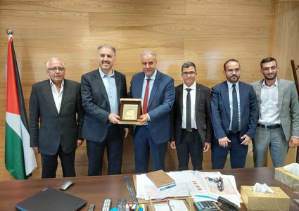 عساف يبحث مع مدير وكالة بيت مال القدس تعزيز التعاون